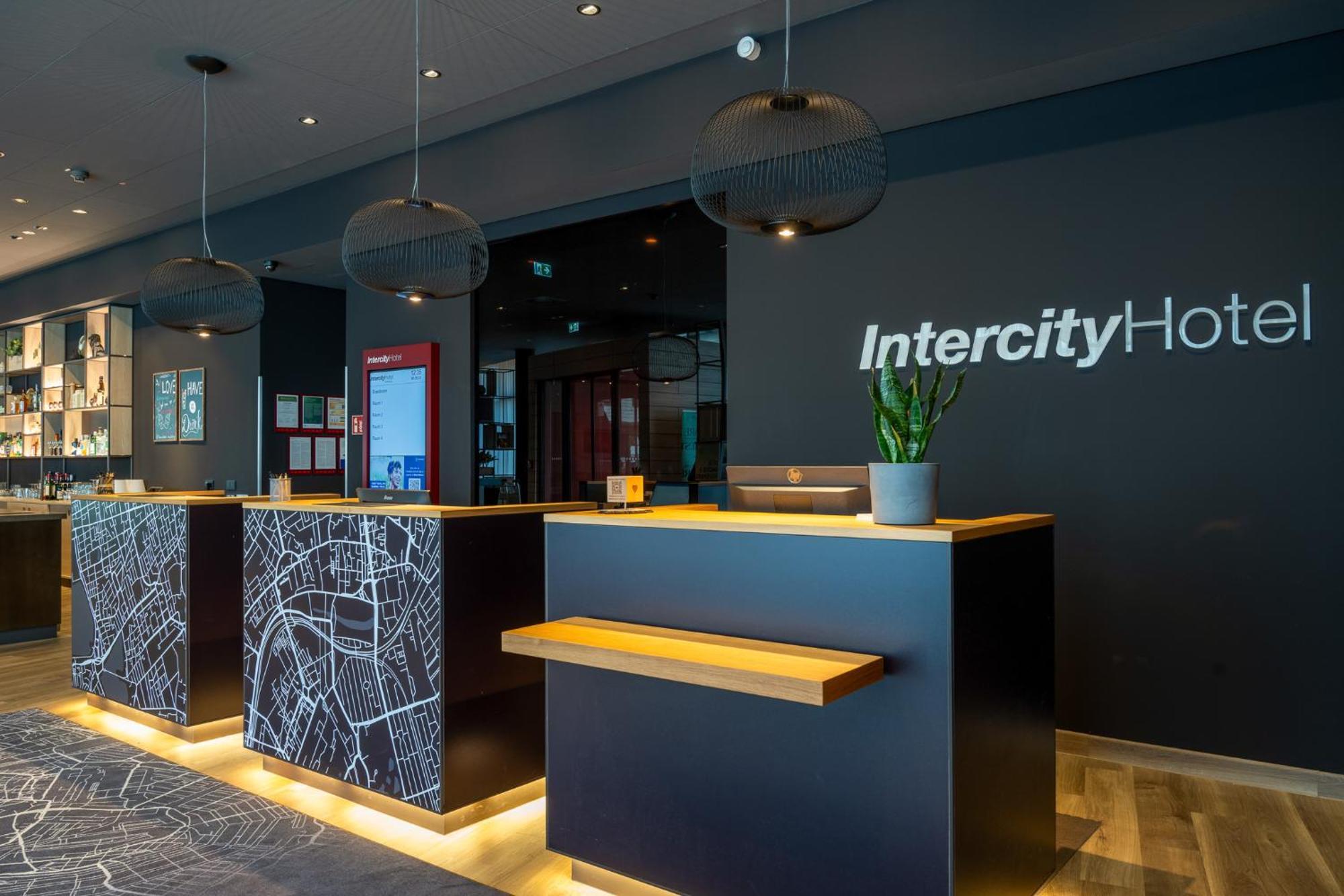 Intercityhotel ハイデルベルク エクステリア 写真